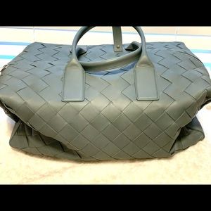 BOTTEGA VENETA INTECCIATO WOVEN DUFFLE BAG